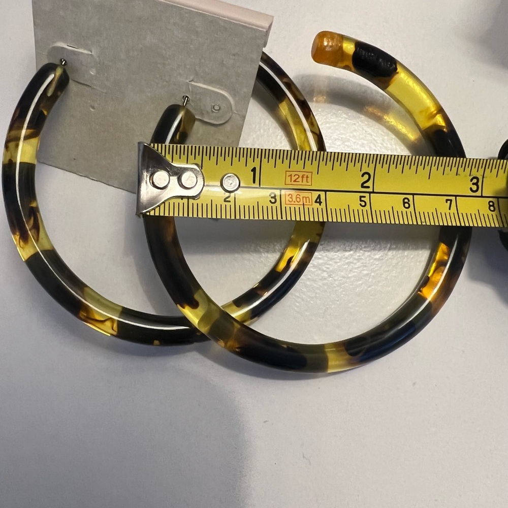 Tortoise Shell Oversized Resin Hoops - Picture 2 of 2